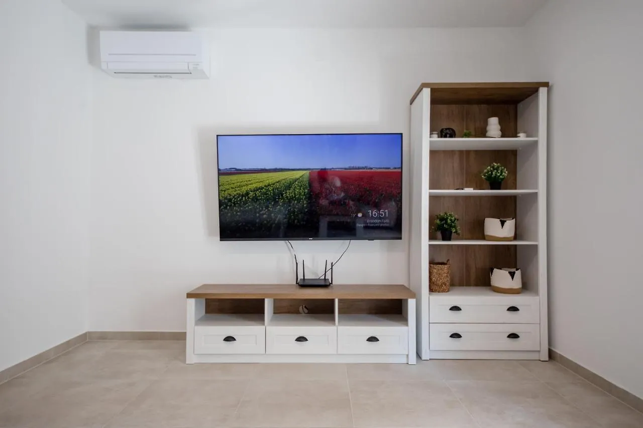 Apartment Peaceful Haven Near The Sea-Apartments Torlak Rab Banjol